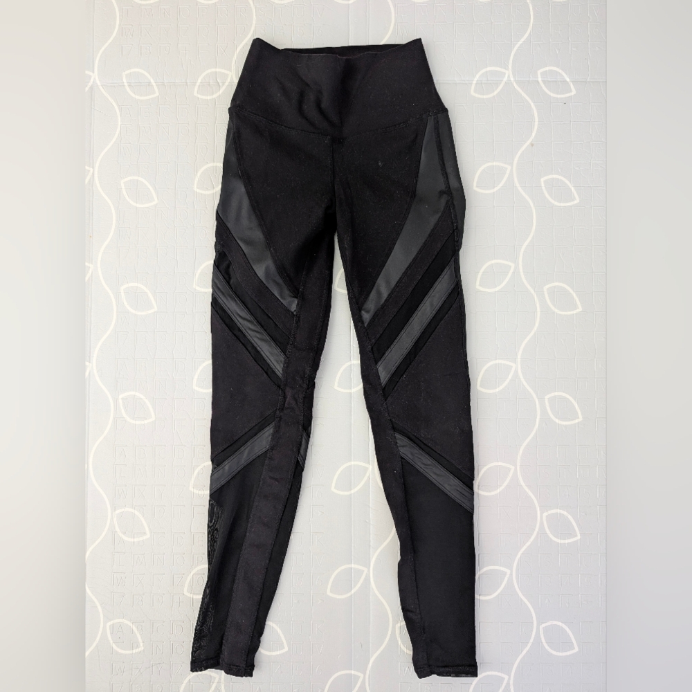 • alo • black leggings